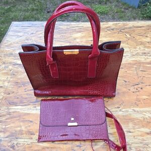 Elegant Red Crocodile-like Embossed Women's Handbag Set